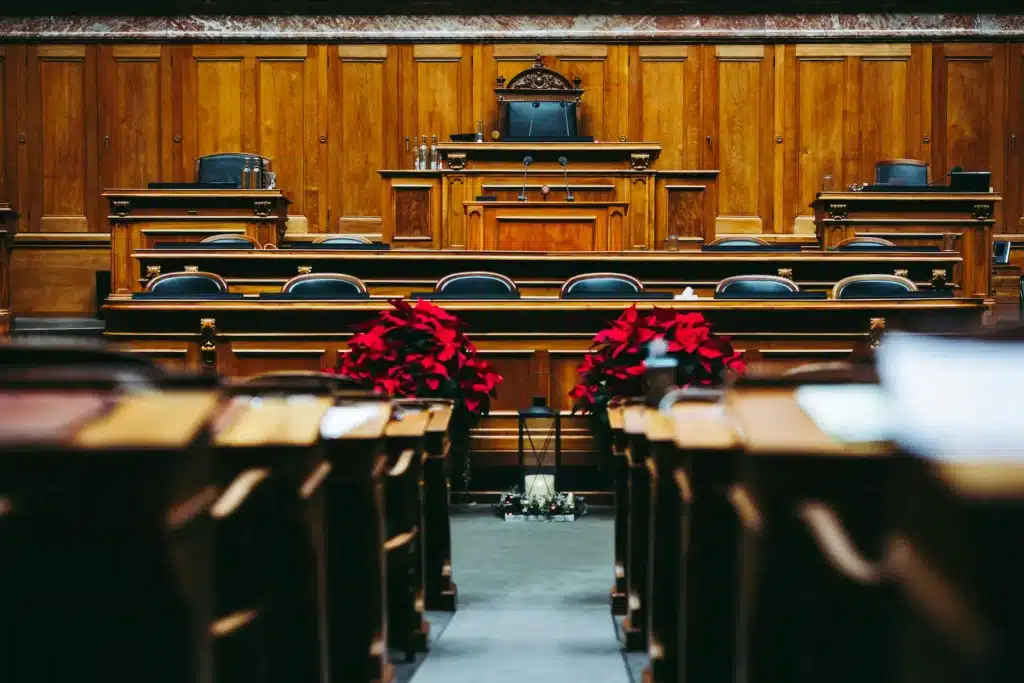 Juzgado - juicio - apudacta.com