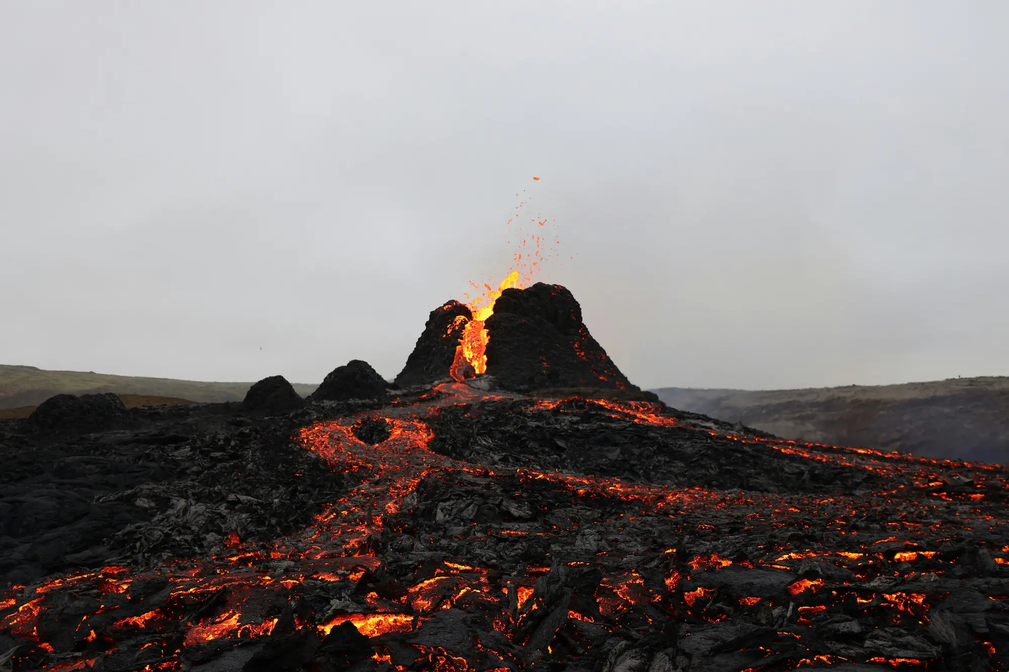 Volcán en erupción - La Palma - apudacta.com