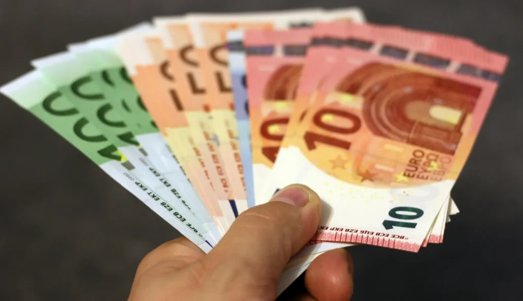 Billetes de euro - plan de pagos - ApudActa.com