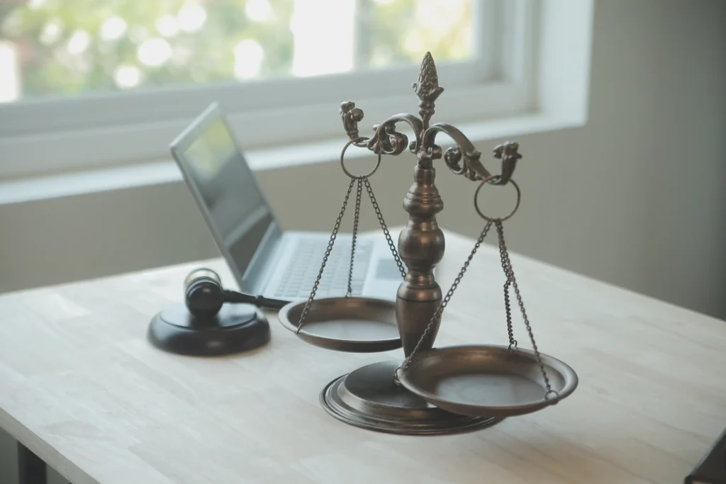 Balanza de la Justicia - errores - ApudActa.com