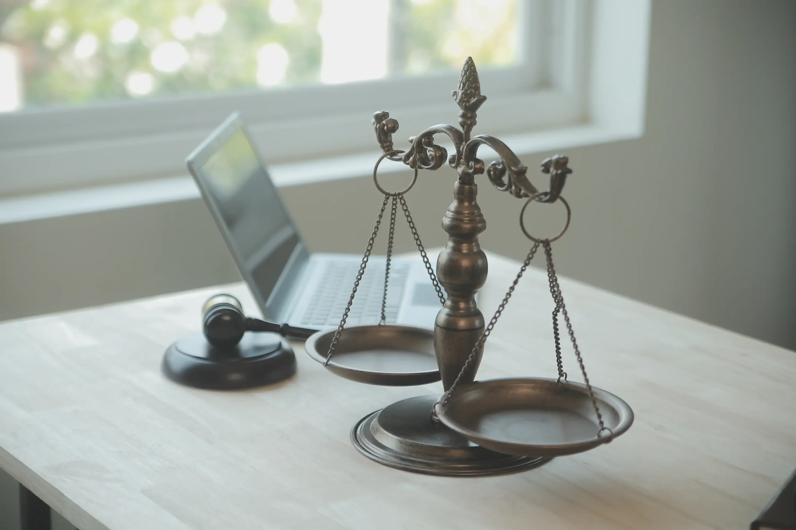 Balanza de la Justicia - errores - ApudActa.com